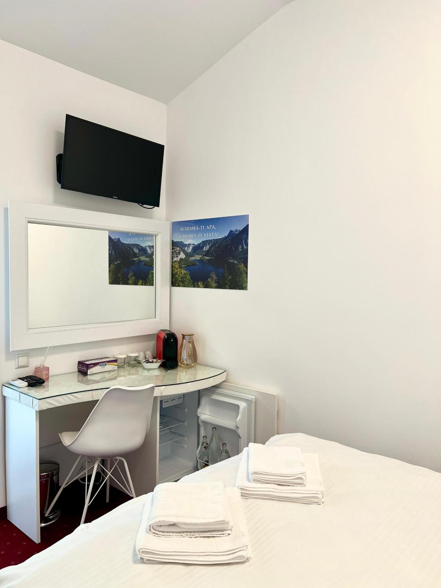 Hotel Royal Park Complex Bascov Esterno foto