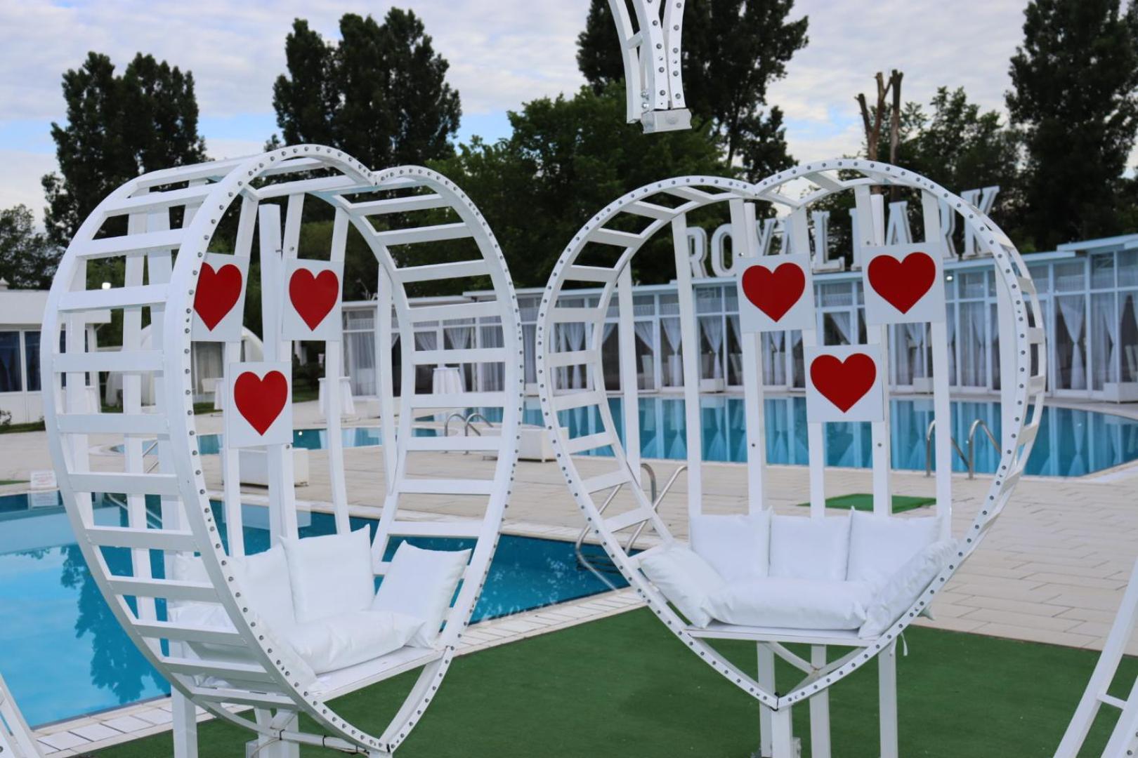 Hotel Royal Park Complex Bascov Esterno foto